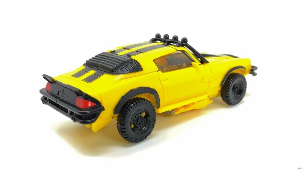 In Hand Image Of Transformers Rise Of The Beasts SS 100 Bumblebee  (39 of 44)